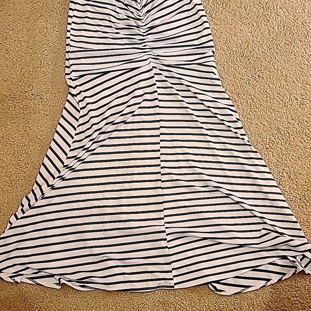 Famulily Women's Sexy Bodycon Backless Striped Long Maxi Dress in Zebra stripes! - Picture 6 of 8